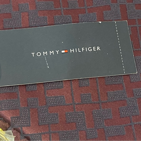 ❤️2/$15 or 3/$21❤️ NWT Tommy Hilfiger Tech Zip Case - Picture 4 of 10